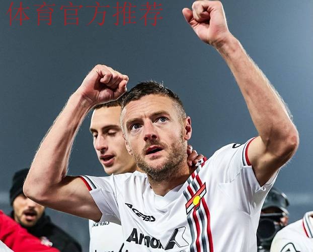 38岁瓦尔迪狂飙:单刀+空门 加冕MVP!意甲近6场轰4球 38岁瓦尔迪狂飙:单刀+空门 加冕MVP!意甲近6场轰4球